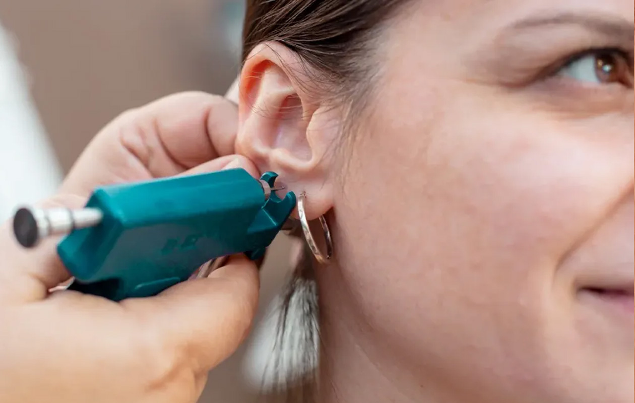 Comprehensive Guide To Ear Piercings by lazy piercer
