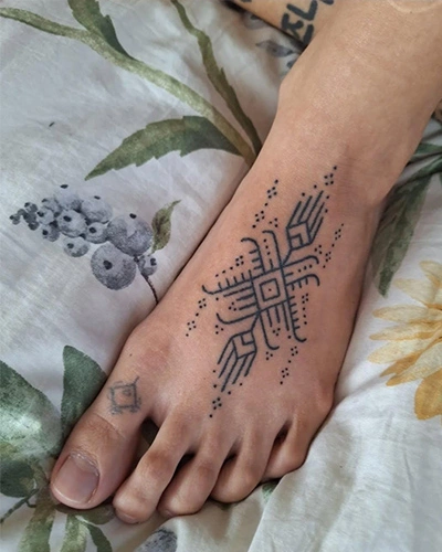female tattoo artist in delhiin delhi