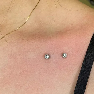 collarbone piercing